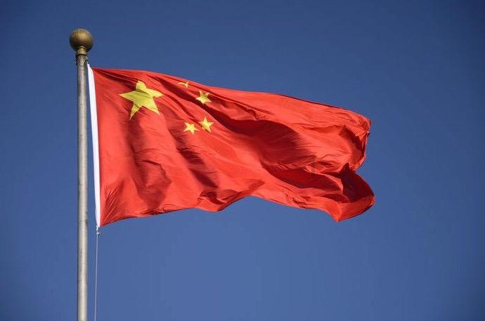 面临资金“大难题”,泽连斯基彻底急了!脚踩两条船,信息量巨大